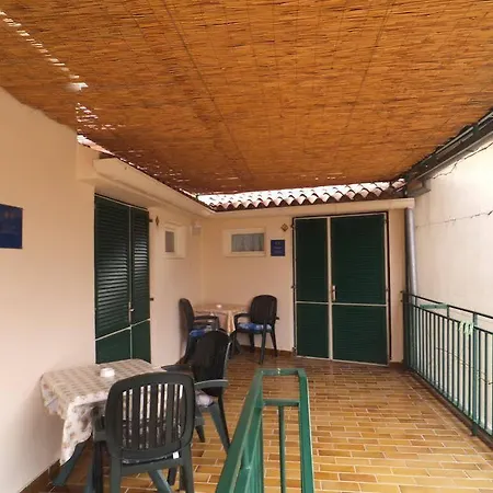 La Pergola Гостьовий будинок 2*