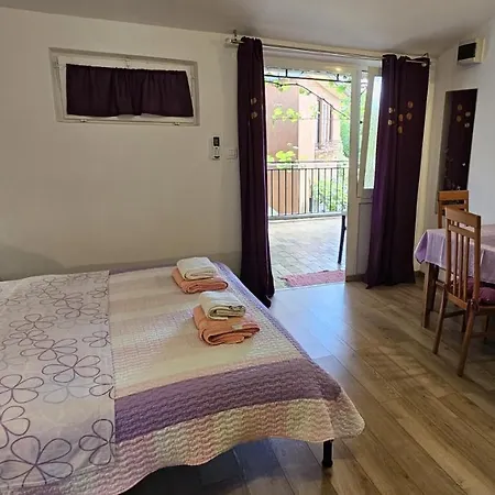 Vendégház La Pergola 2*