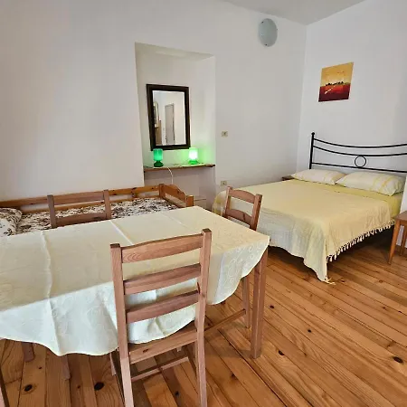 La Pergola Vendégház 2*