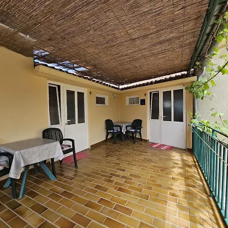 La Pergola 2*